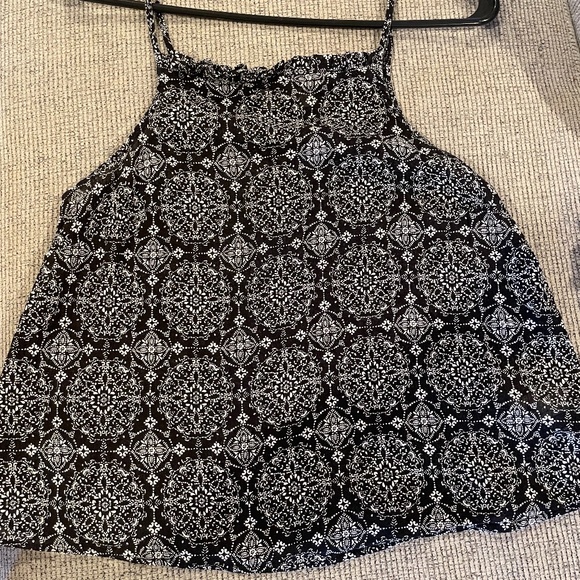 Universal Thread Tank - Picture 1 of 3